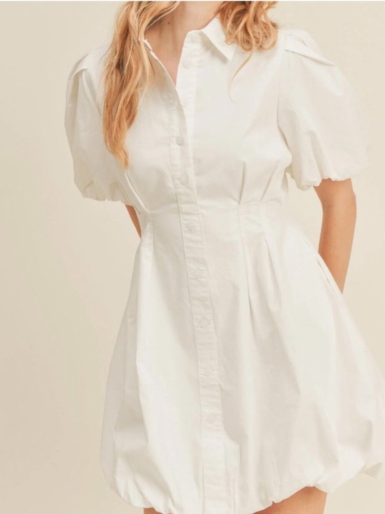 En Saison Dresses & Skirts - En Saison White Bubble and Puff-Sleeve Dress Size XS